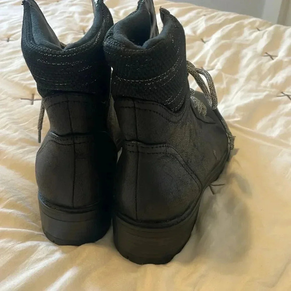 Universal Thread black lace up faux leather boots 9 - Picture 4 of 8